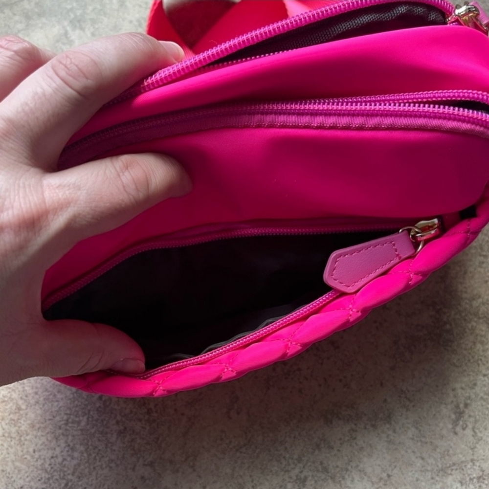 Hot pink nylon Crossbody bag 3 compartments Lots of room fits cell phone - Picture 5 of 8